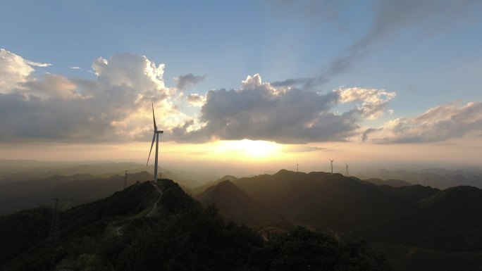 城郊山顶风力发电机延时摄影