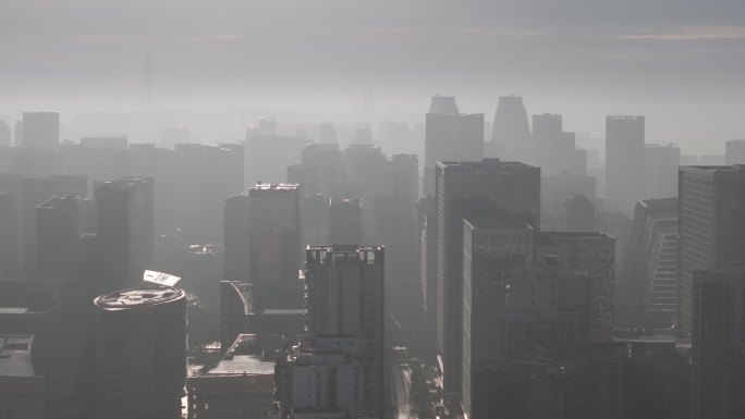 晨曦中的成都城区雾霾笼罩