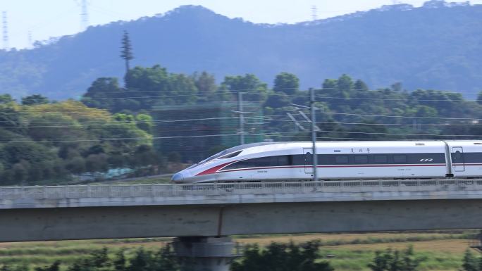 复兴号高铁、和谐号动车