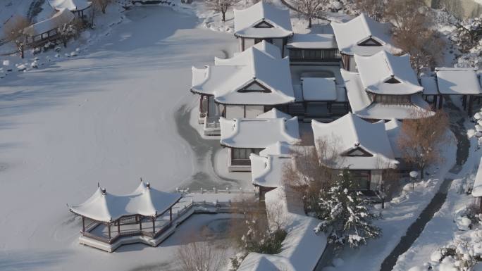 航拍威海市环翠区华夏城景区夏园冬季雪景