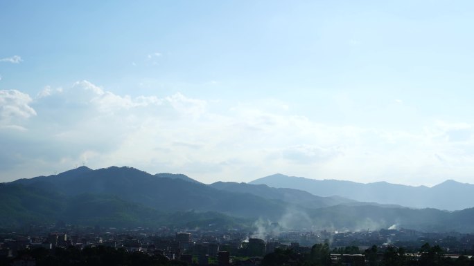 夏天森林山峰阳光云朵延时群山远山自然风光