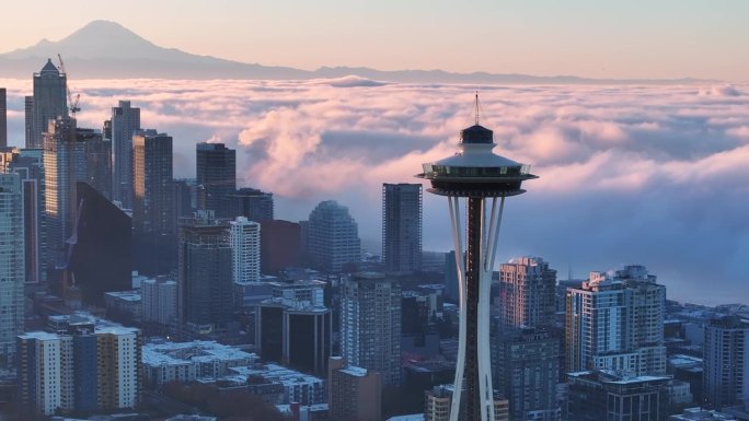 西雅图日出与晨雾