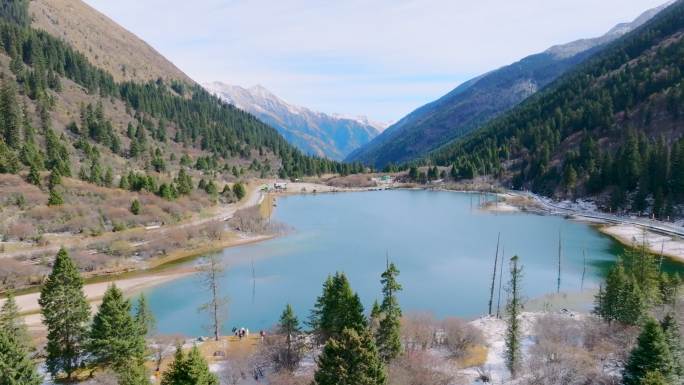 达古冰川山谷达古湖