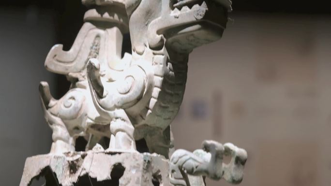 四川德阳广汉三星堆博物馆文物青铜神兽器盖
