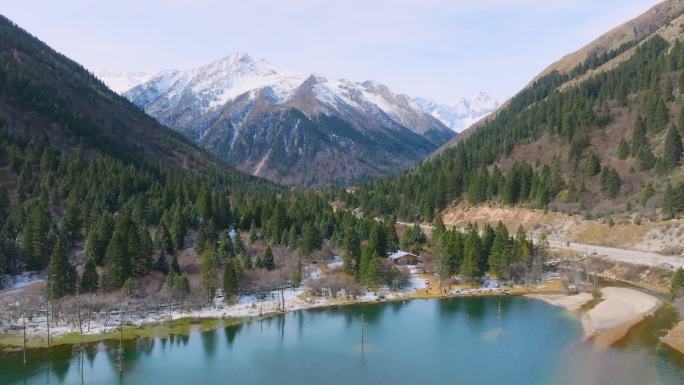 达古冰川山谷达古湖