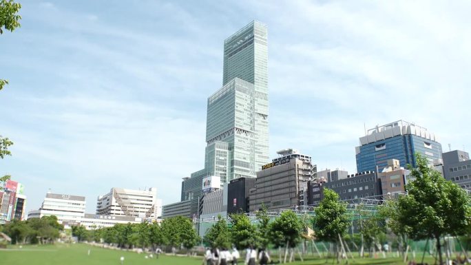 大阪，日本:安倍野春光建筑的延时拍摄。