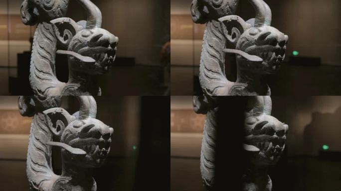 德阳广汉三星堆博物馆文物青铜虎头龙身像