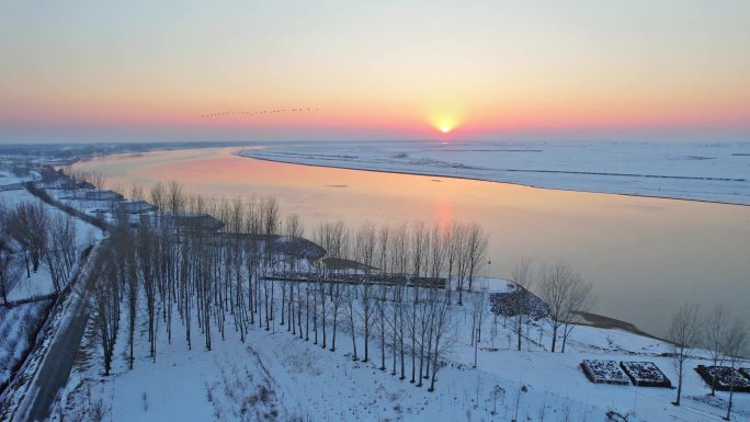黄河壮观大气日落雪景