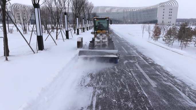 航拍清雪车