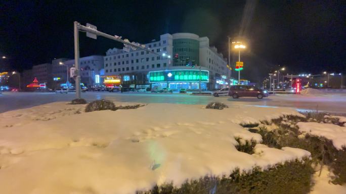 4K原创 道路雪 积雪 车流