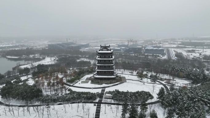 航拍宣城雪景宛陵阁宛陵湖冬天