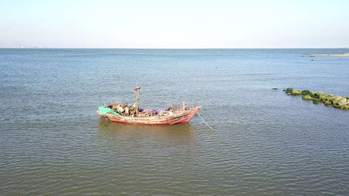 大海沙滩波涛海浪鸽子窝秦皇岛渔船北戴河