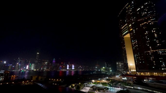 香港西九龙站天空走廊楼顶观景台