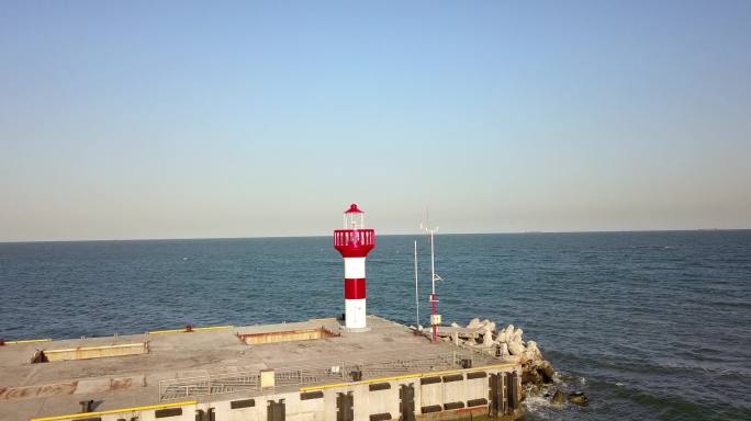 大海沙滩波涛海浪灯塔秦皇岛北戴河