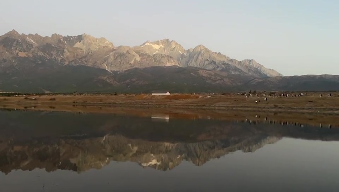 日照金山