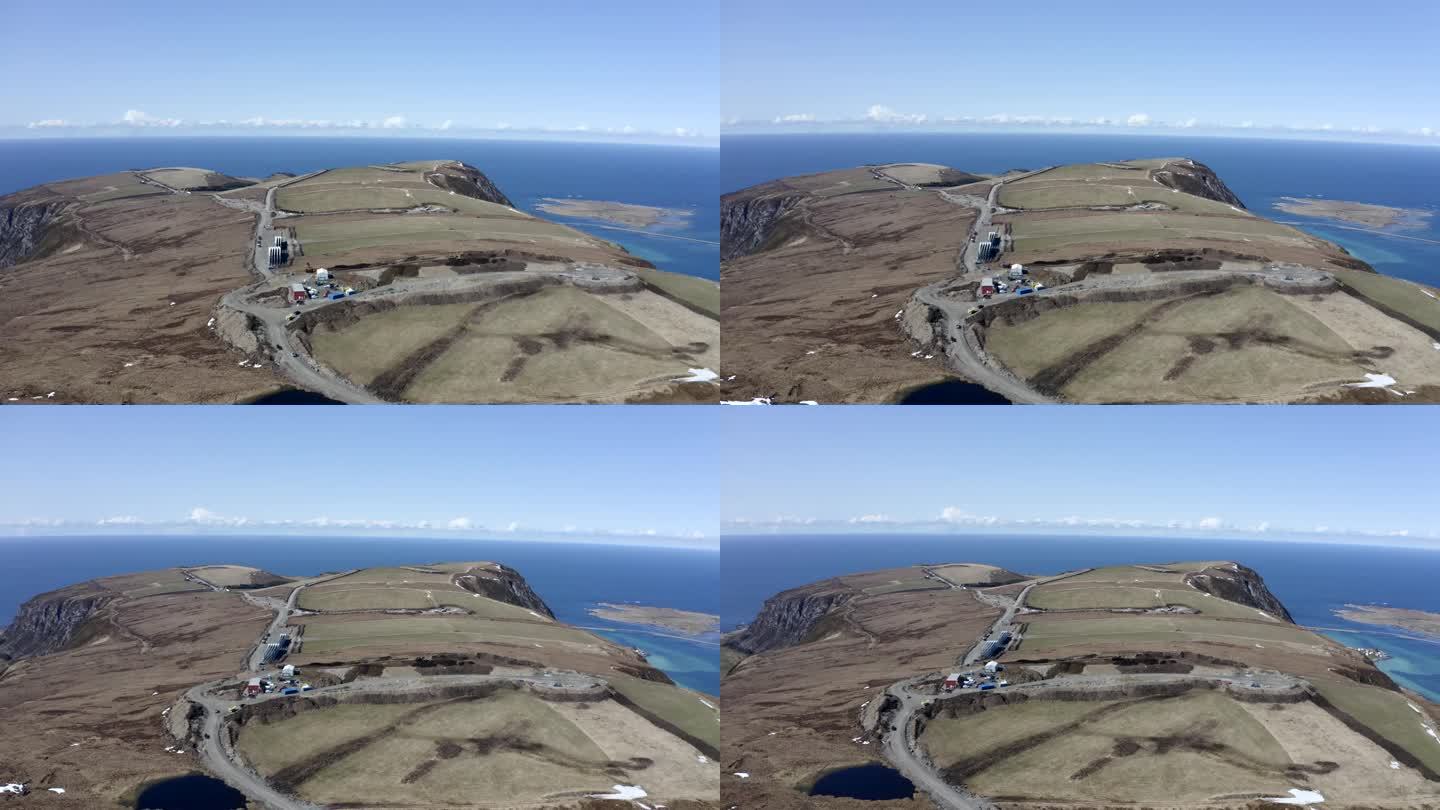 无人机剪辑显示整个haramsjellet在Haramsøya，就在Ålesund外面。风力涡轮机已