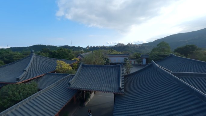 穿越机航拍深圳大华兴寺