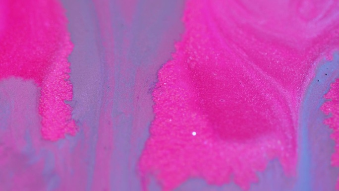 抽象背景闪闪发光的墨水粉紫混合