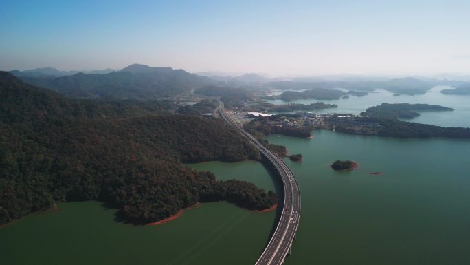 航拍水上高速公路最美公路道路风景