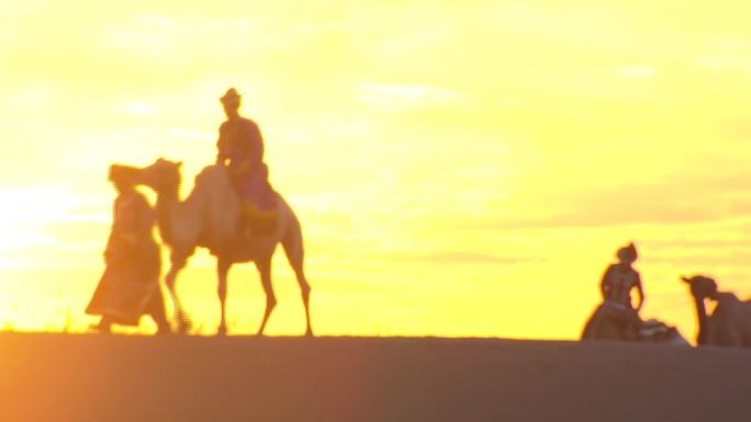 夕阳沙漠骆驼