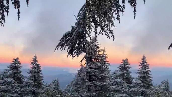 雪景的山峰舍夫沙万山脉摩洛哥