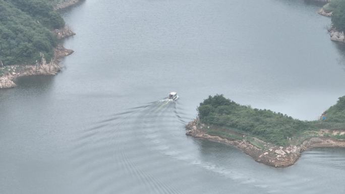 航拍龙潭湖大雾天气延时水库青山绿水大山