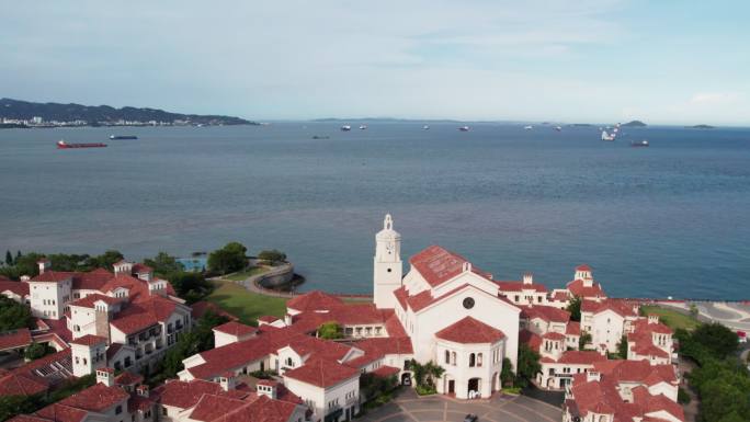 厦门漳州港海边小镇蓝天白云4K航拍