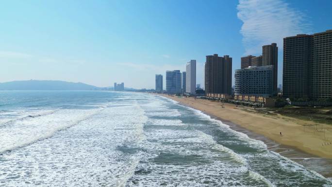 海岸线千层浪唯美舒适风景