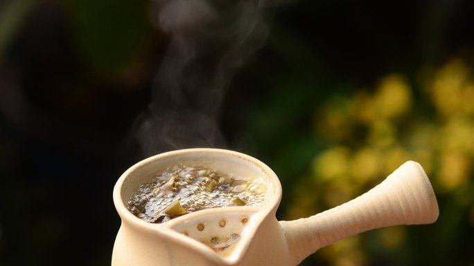围炉煮茶源自云南的“火塘烤茶”