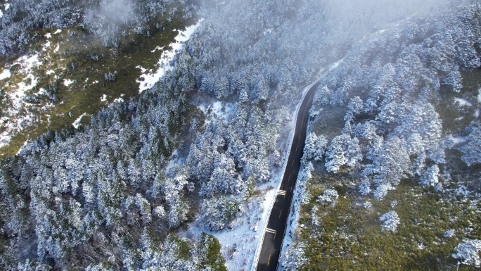 4K冬季雪景公路道路航拍视频