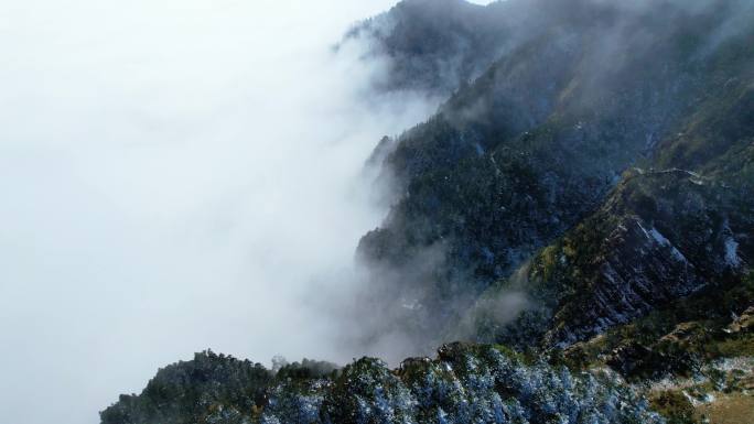 4K冬季神农谷山峰雪景