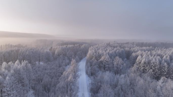 大兴安岭林海雪原和山路