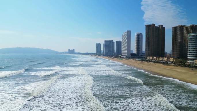 海岸线千层浪唯美舒适风景