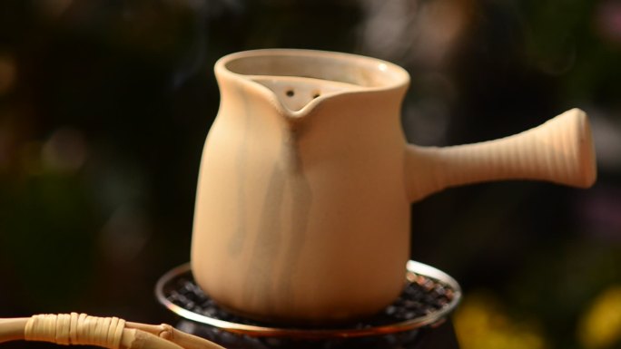 围炉煮茶源自云南的“火塘烤茶”