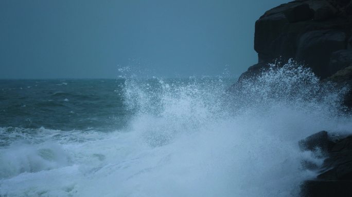 海岸巨浪-高速摄影