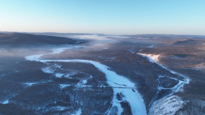 航拍大兴安岭林海雪原冰河黎明