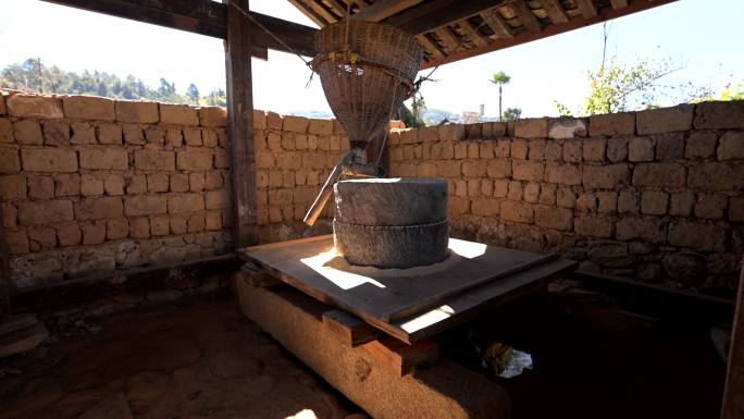 传统水碾磨坊依然在偏远地区存在
