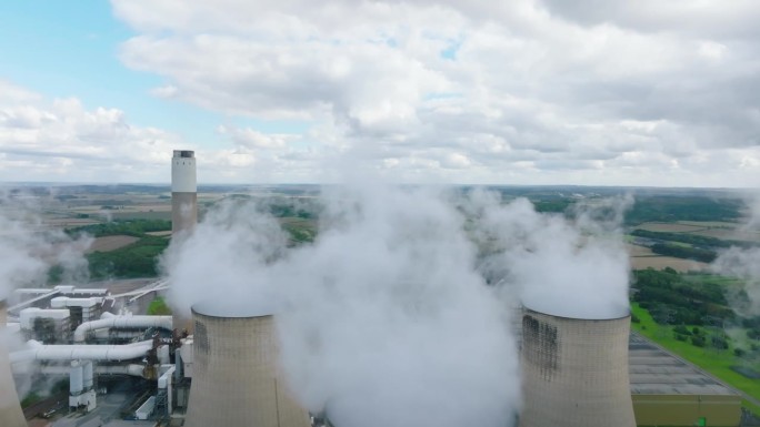 无人机拍摄的拉特克利夫在诺丁汉郡的萨伊发电站