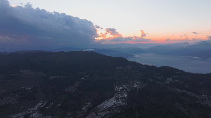 5K-俯瞰元阳梯田大景，梯田日落