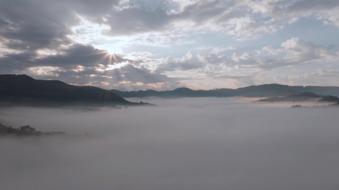 5K-云雾下的墨江县城，墨江县城平流云