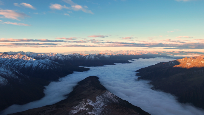 雪山云海航拍延时