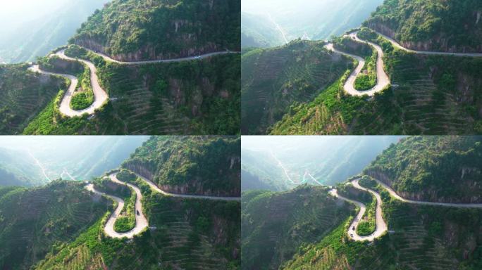 车辆行驶在盘山公路上