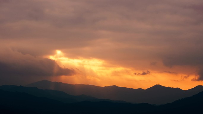 黄昏晚霞延时日落夕阳傍晚天空唯美火烧云