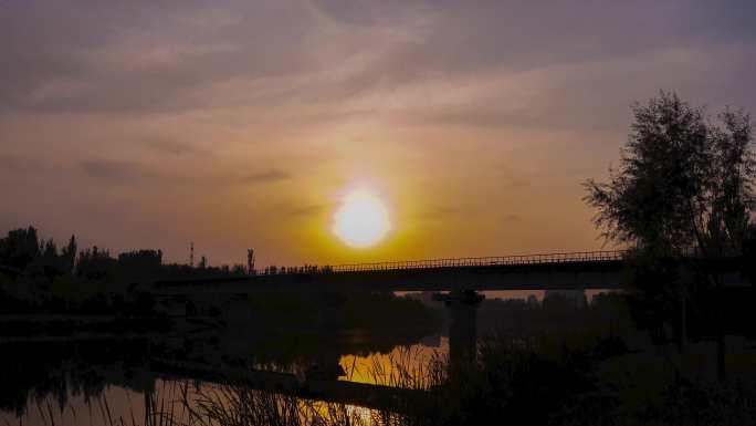 巴彦淖尔二黄河湿地公园日落