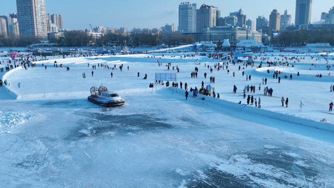 哈尔滨冰雪嘉年华冰雪娱乐气垫船雪圈漂移