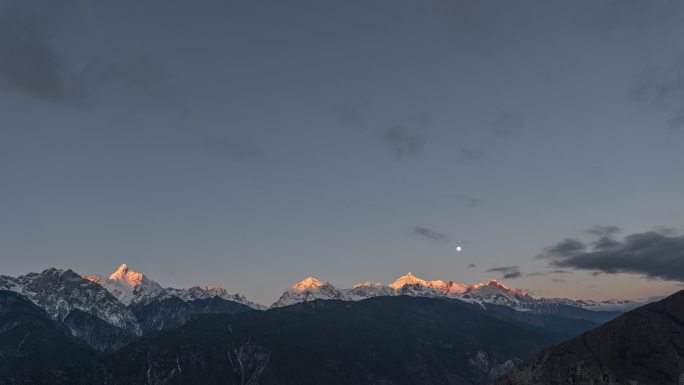 4K德钦梅里雪山全景月落加日照金山延时