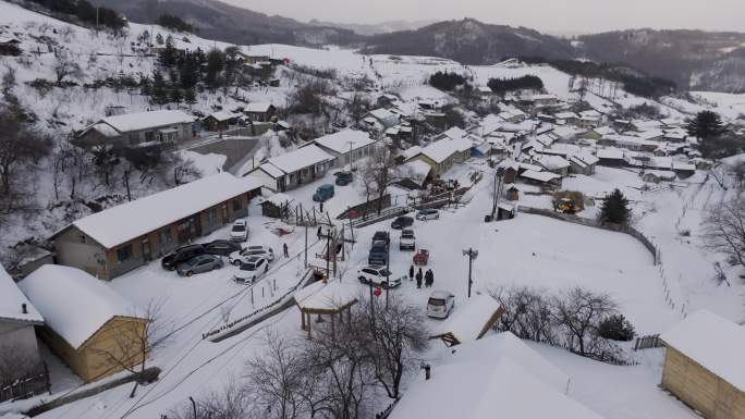 临江松岭雪村