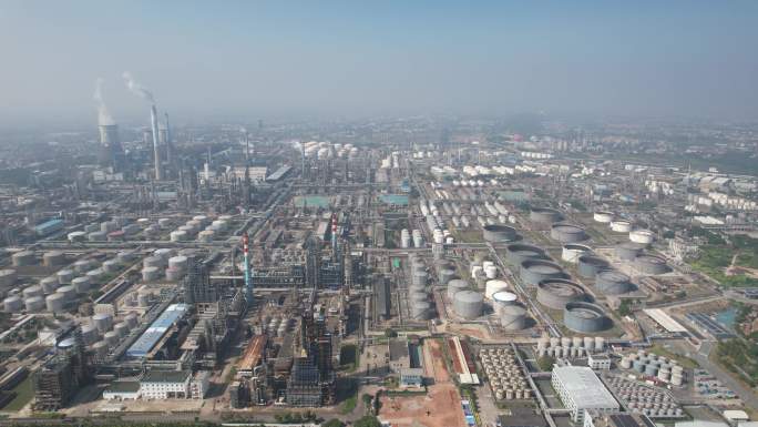 大型工业生产工厂中国石化茂名航拍