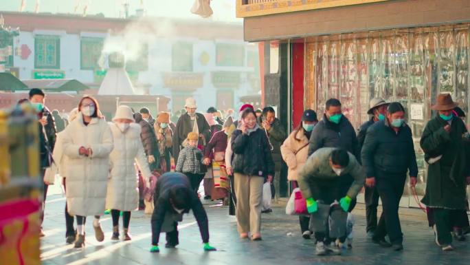 西藏拉萨大昭寺信徒信仰藏族人民旅游