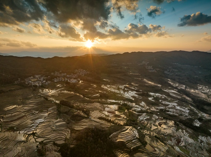 航拍元阳梯田日落延时摄影